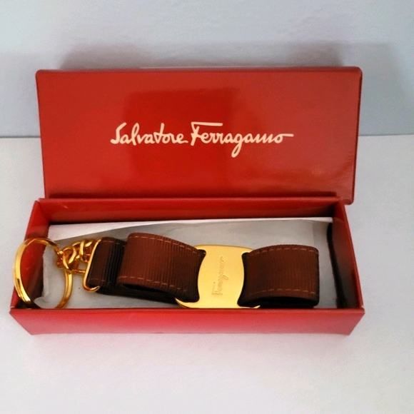 Salvatore Ferragamo Tan Fabric Bow Keychain - Picture 1 of 6